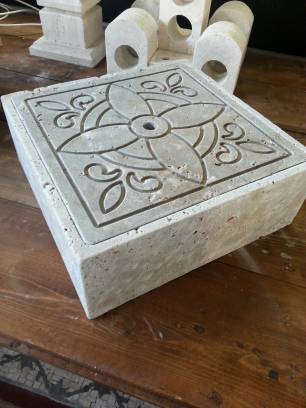 Stone-Box in onyx travertine by Rustici del Trusco.